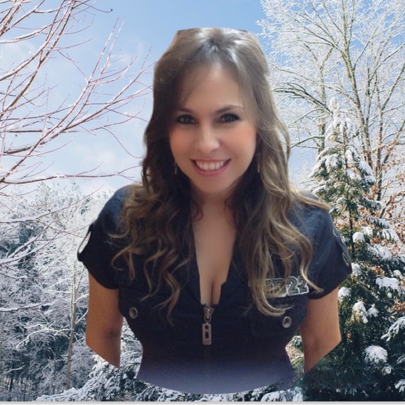 🍒Meet your Posher, Marie💋 - Picture 2 of 2